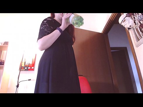 ❤️ Një skllav i nënshtruar që i pëlqejnë brekët e pista dhe të shijshme detyrohet të masturbojë pasi shikon këtë video! ❌ Video seksi në sq.nastypornpics-com.ru